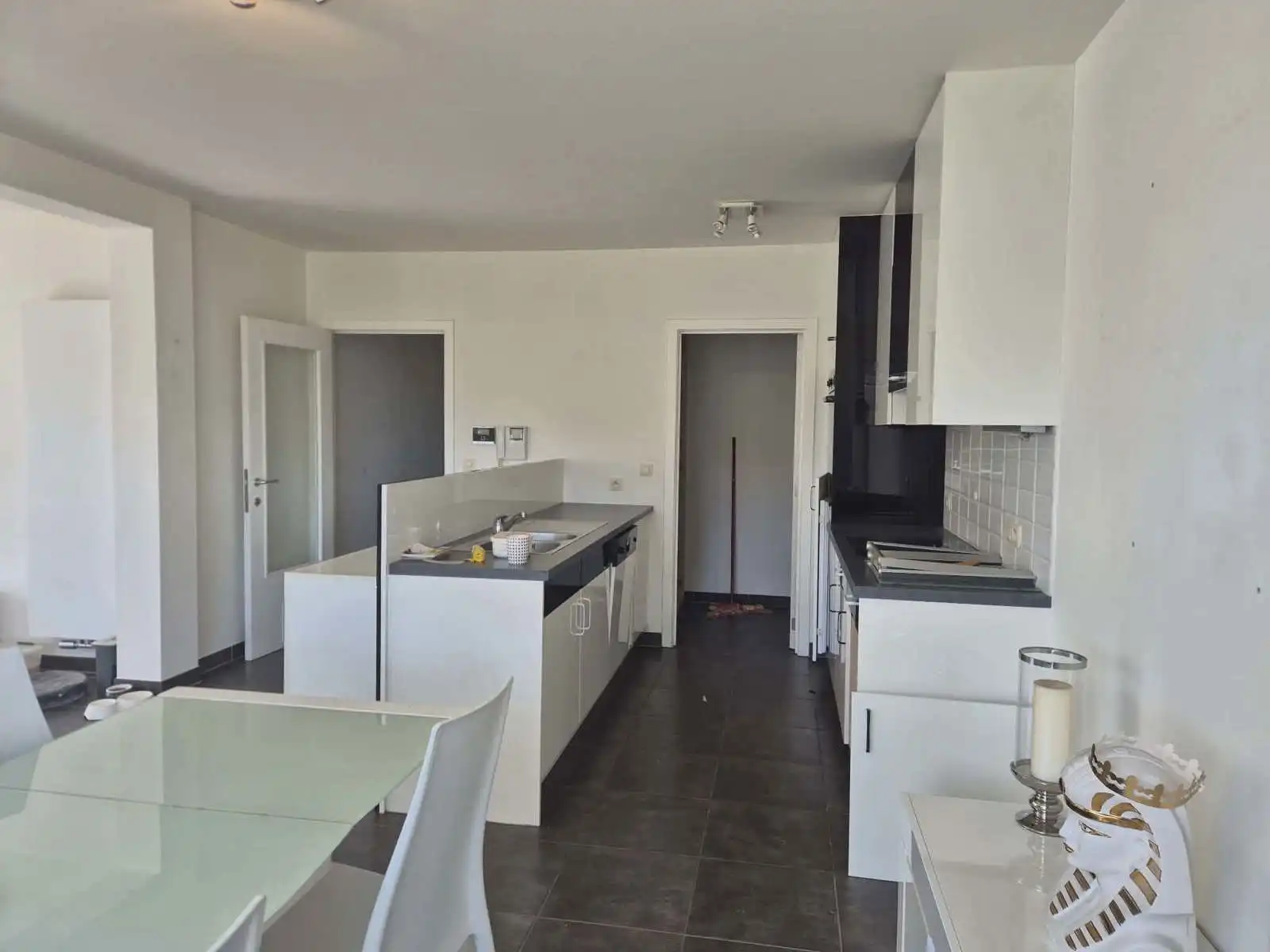 Prachtig dakappartement met 2 slaapkamers en garage foto 4