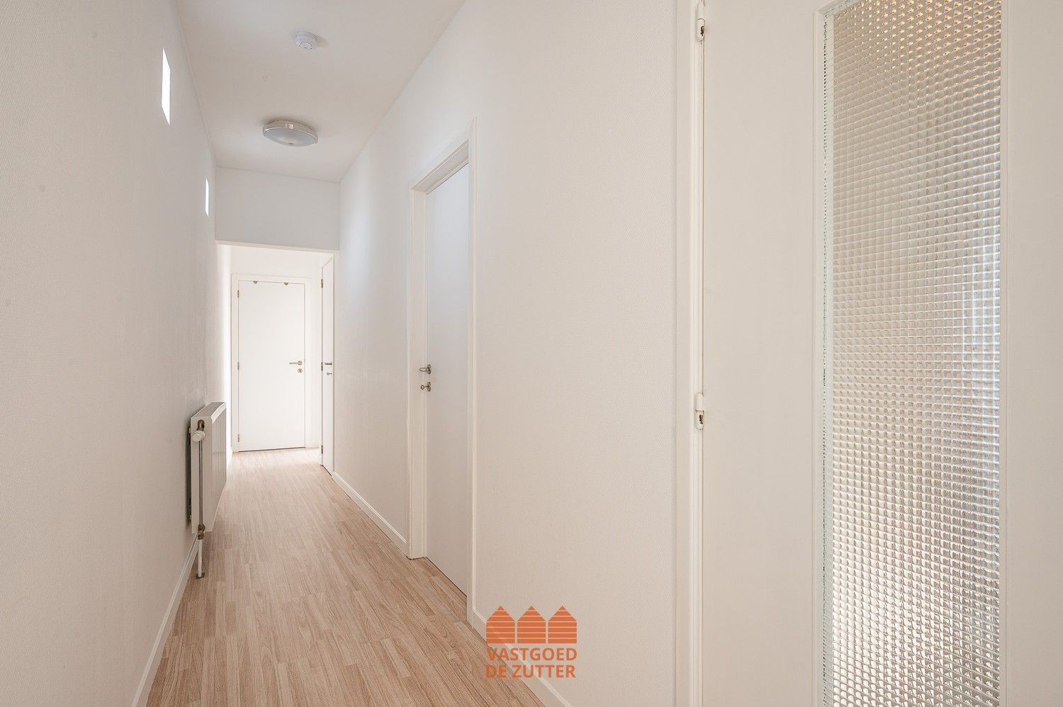 Twee slaapkamer appartement met garage te Gentbrugge. foto 6
