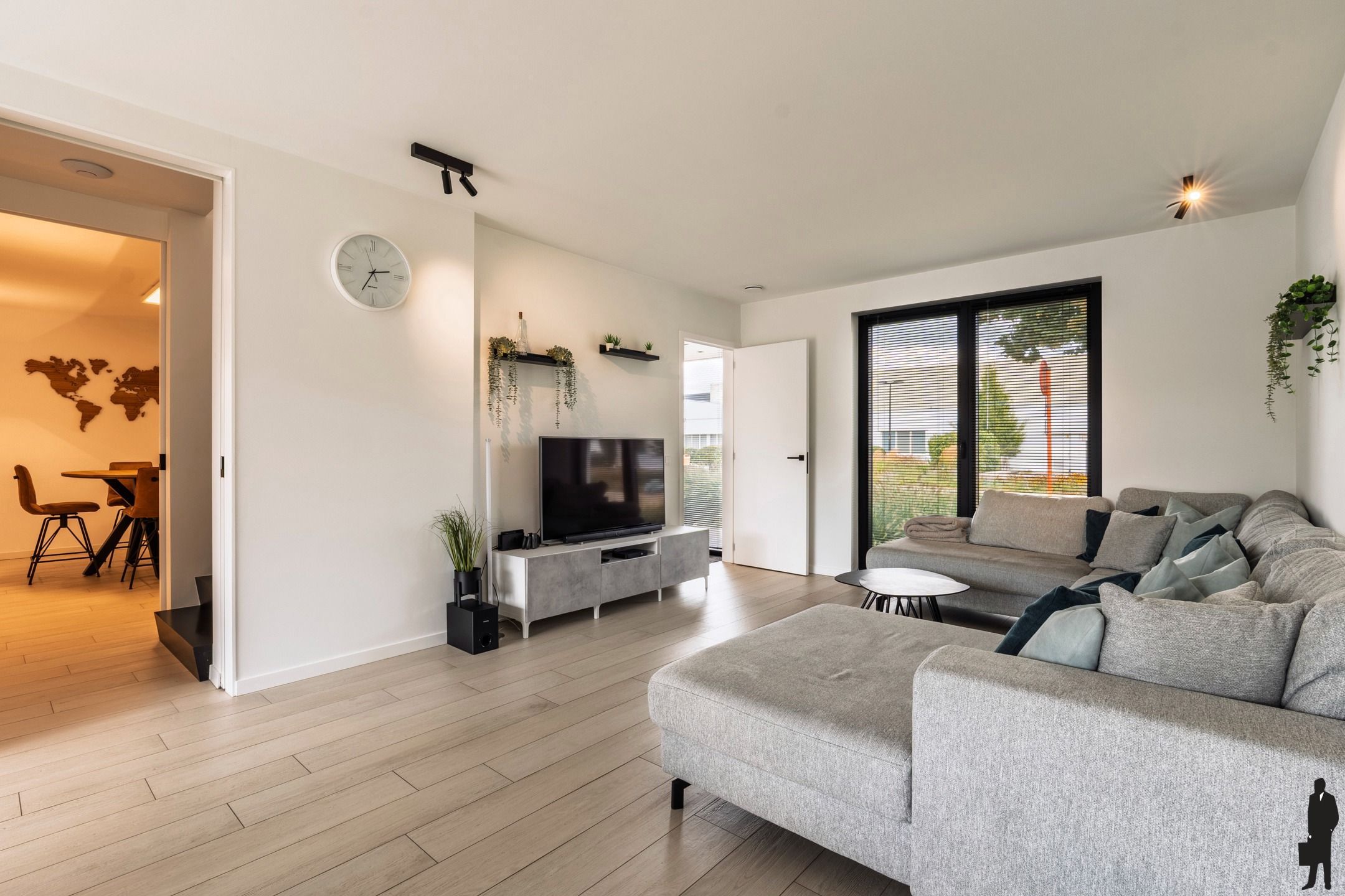 Villa met 4slks, 2bdks en verwarmd zwembad op 1200 m² foto 11