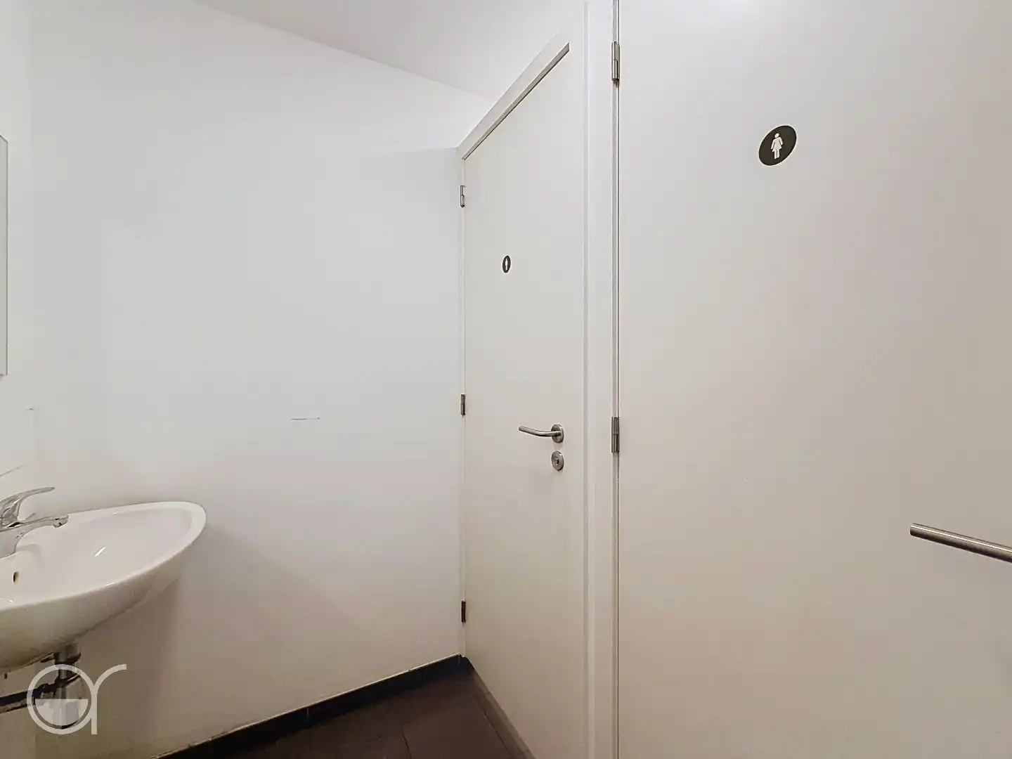 Gelijkvloerse studentenkamer in moderne studentenhuisvesting foto 4