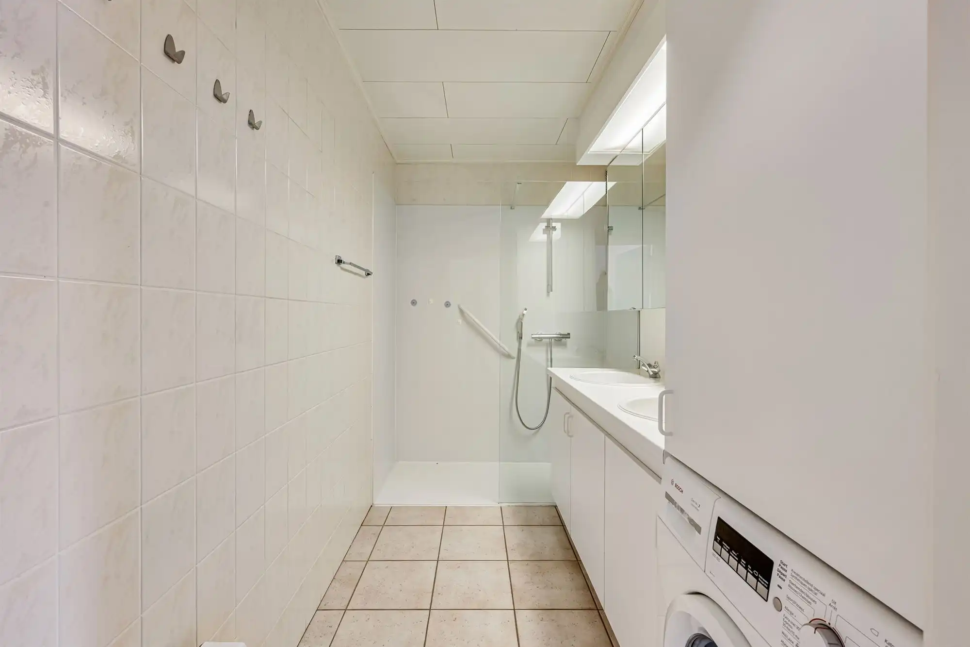 Ruim gelijkvloers appartement met zuidgerichte tuin en garagebox foto 7