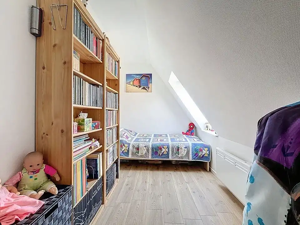 Uw eigen plek aan zee: stijlvol duplex-appartement met 3 slpks in het hart van Koksijde foto 16