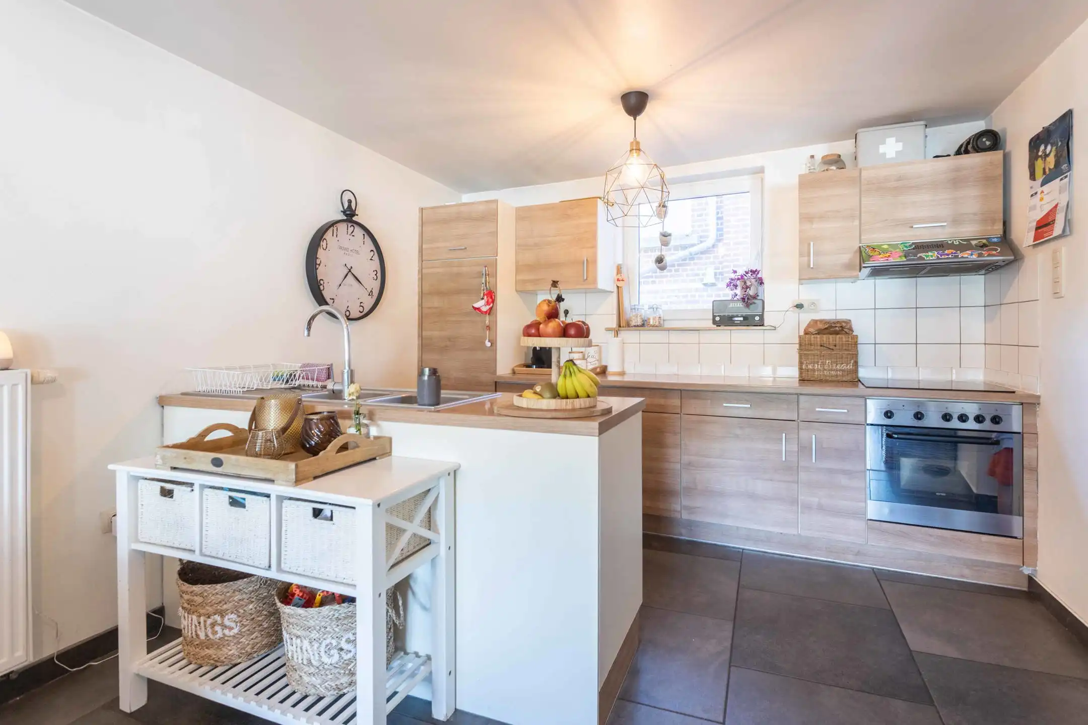 Ruim, instapklaar appartement met terras nabij het centrum! foto 4