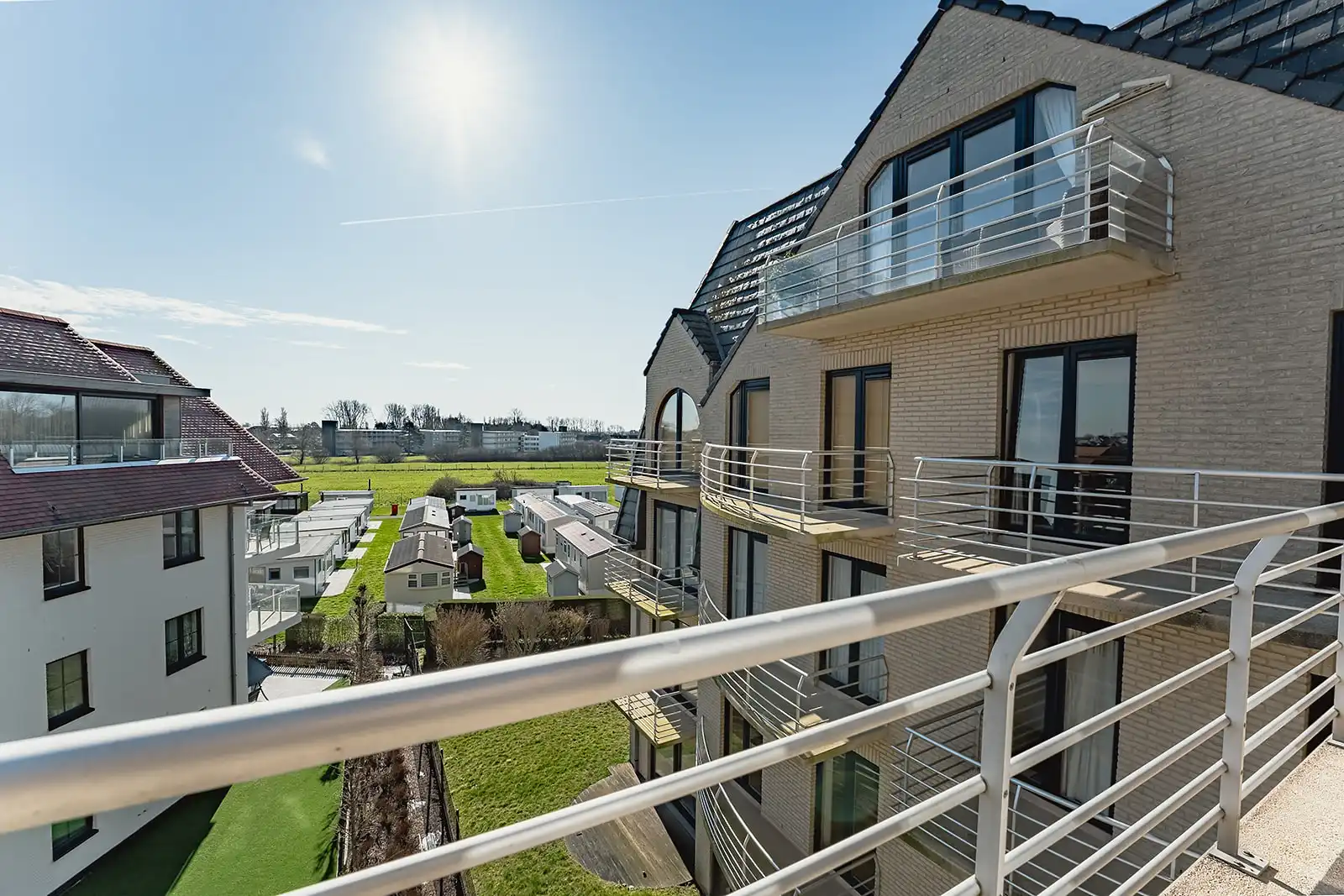 Instapklaar 2 slaapkamer appartement gelegen in De Haan op wandelafstand van het strand en het centrum. foto 23