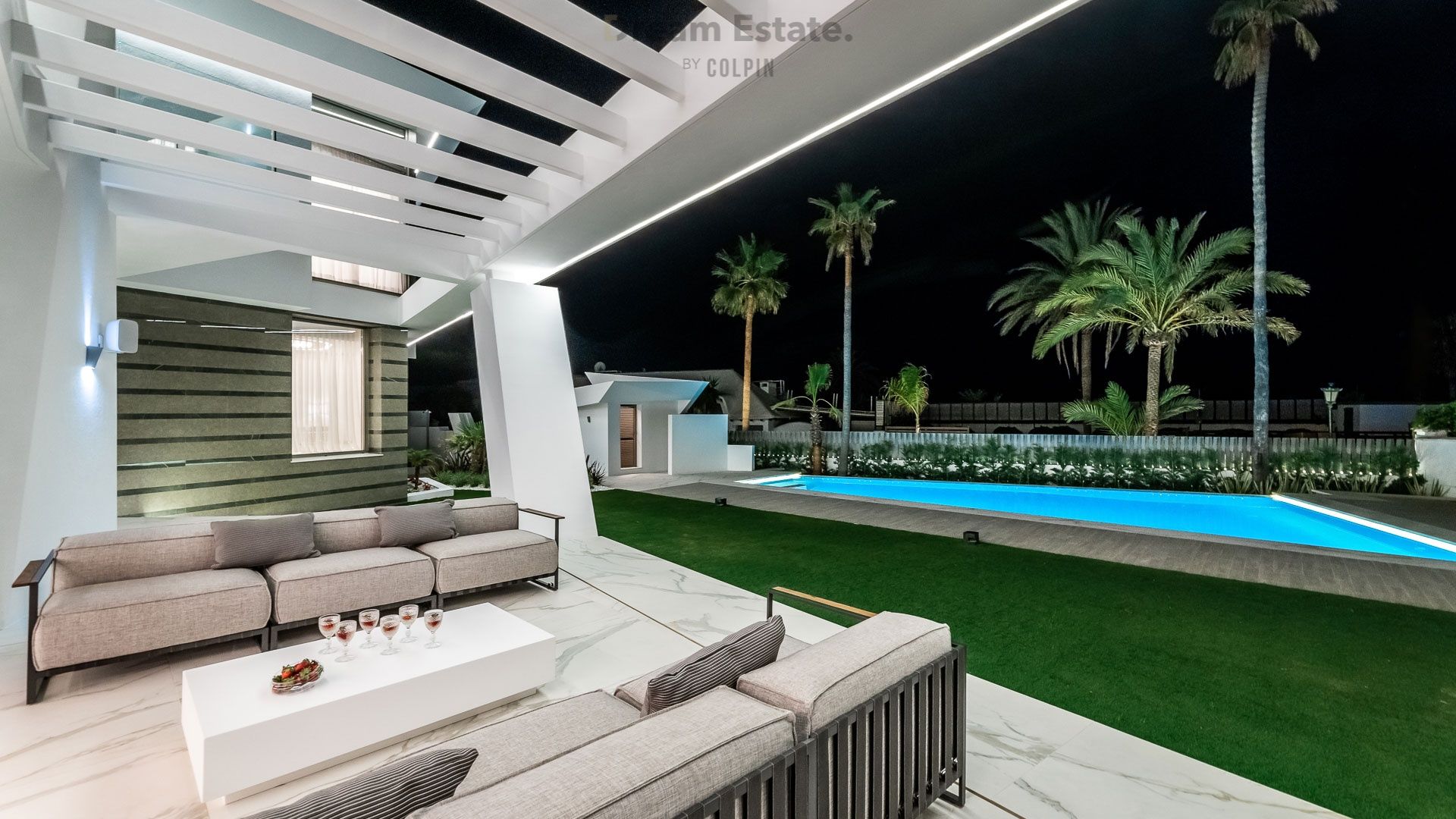 Hypermoderne frontline villa in Los Monteros foto 24