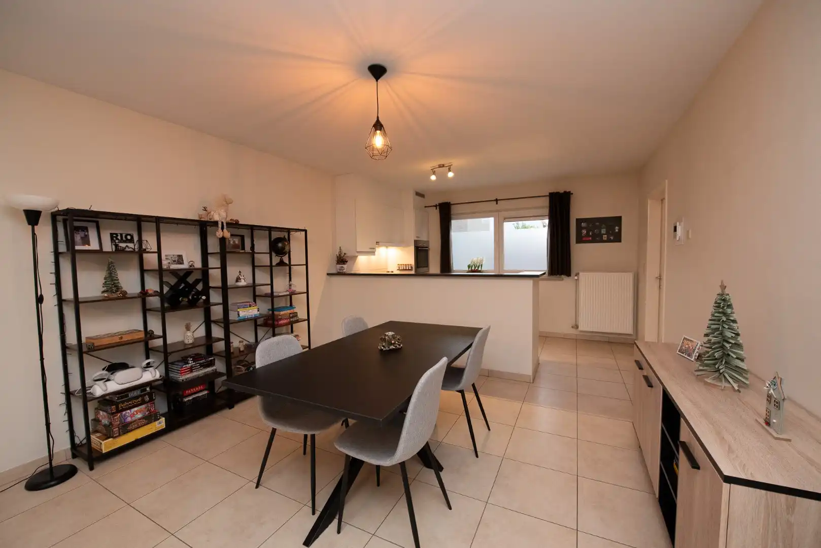 Gelijkvloers appartement in centrum Waregem met tuintje & garage. foto 3