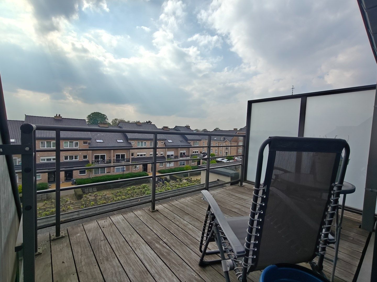 Ruim en modern duplex-appartement met twee terrassen en autostaanplaatsen in Lokeren foto 10