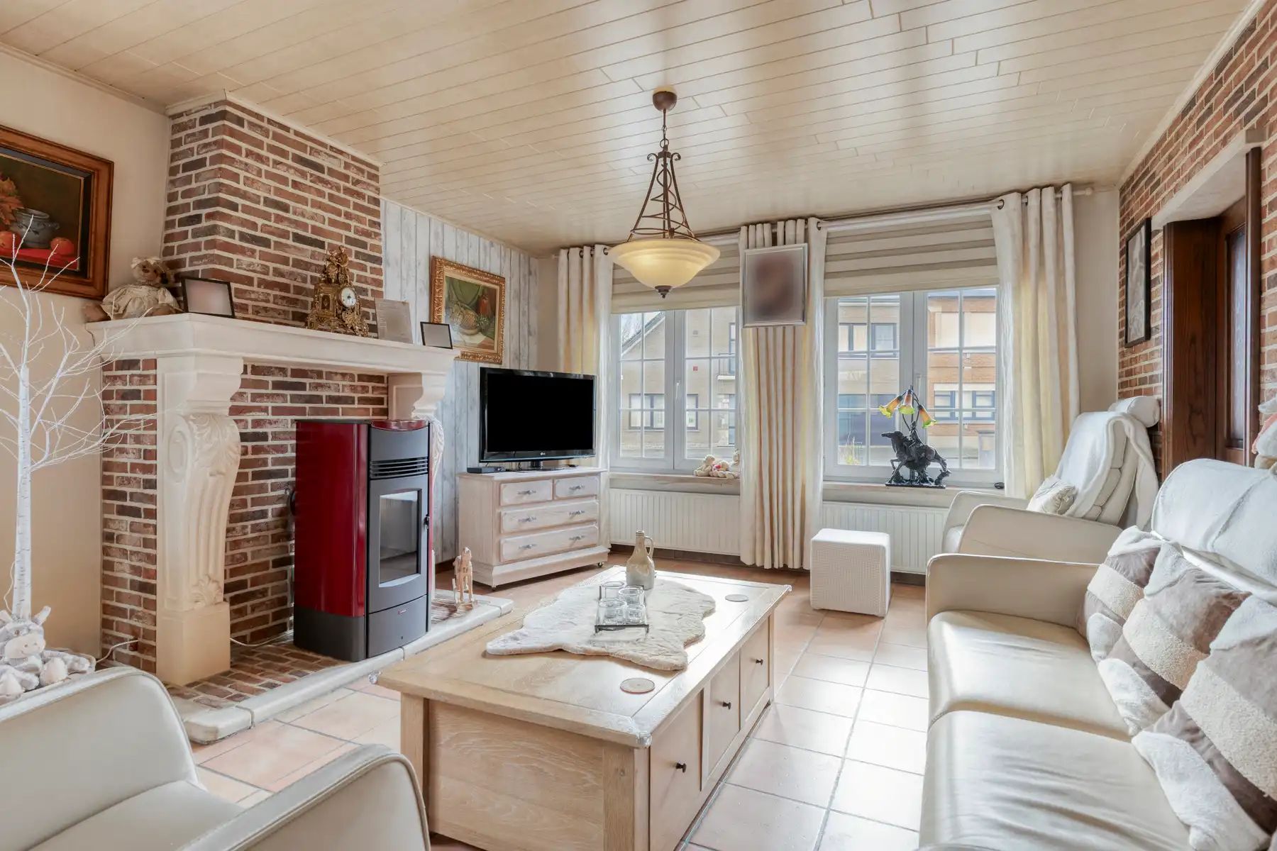 Mooie open bebouwing met bijgebouw en grote tuin foto 4