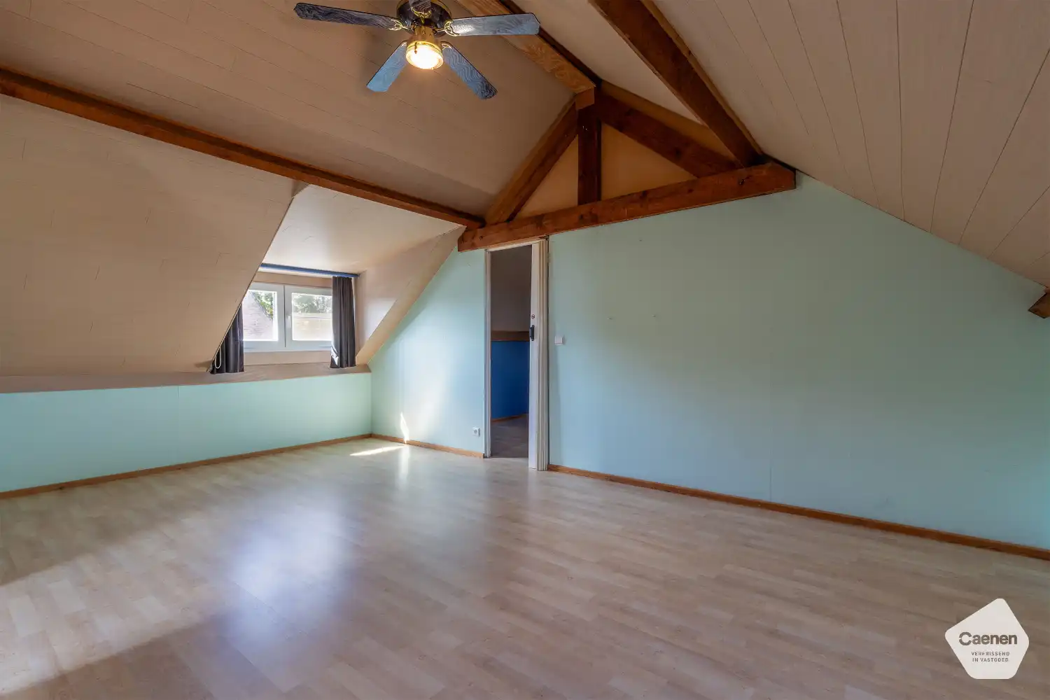 VRIJSTAANDE LANDELIJKE GELEGEN TE RENOVEREN WONING met 3 slaapkamers en MOOI PERCEEL VAN 980 m² foto 9