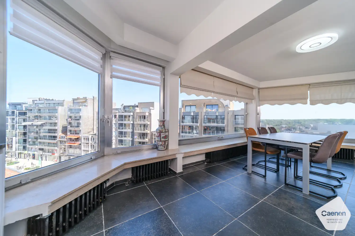 De Panne – Ruim 3-slaapkamerappartement met uniek duinenzicht in de Zeelaan foto 6