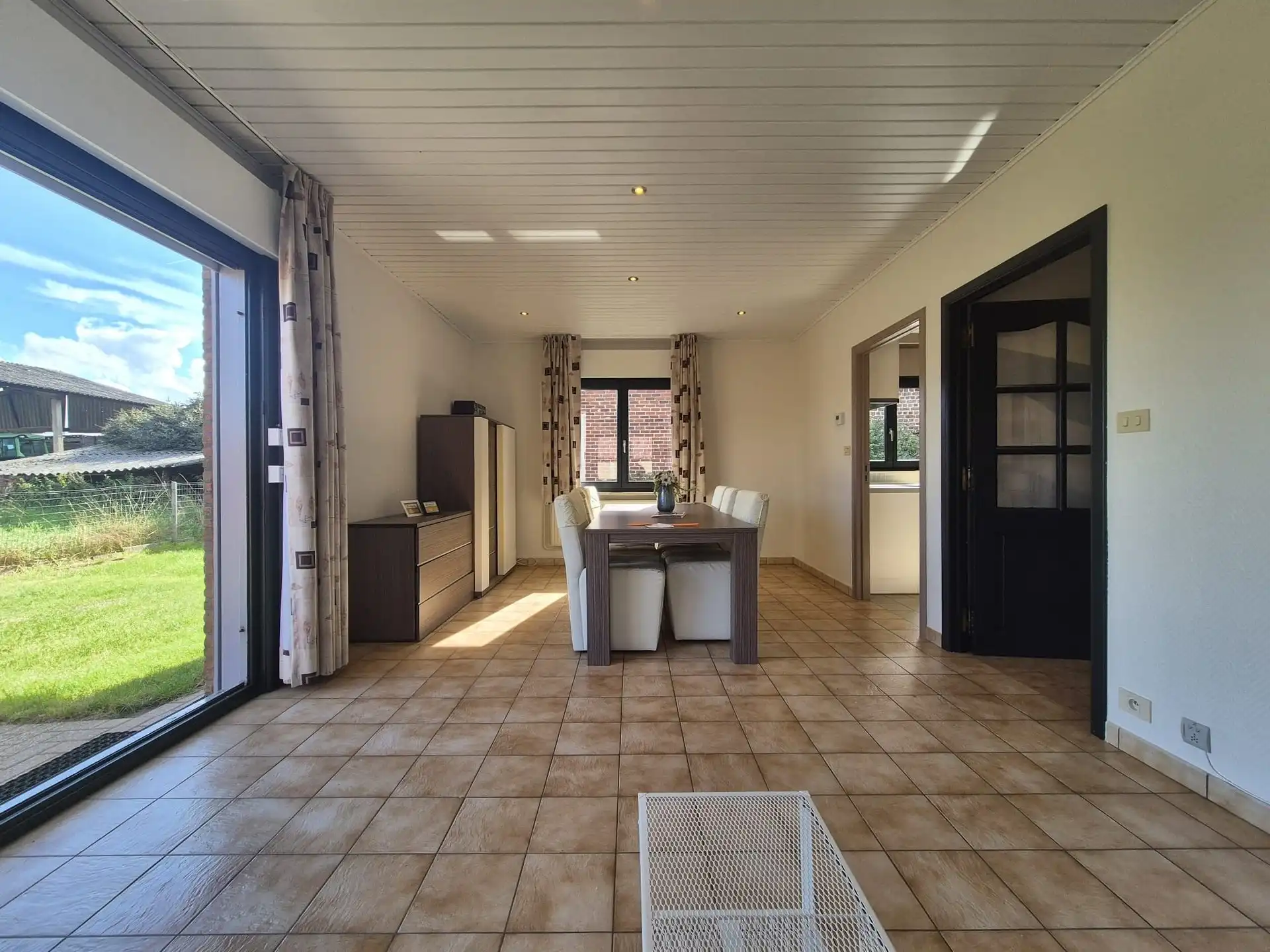 Gunstig gelegen bungalow voor kort verhuur.  foto 3