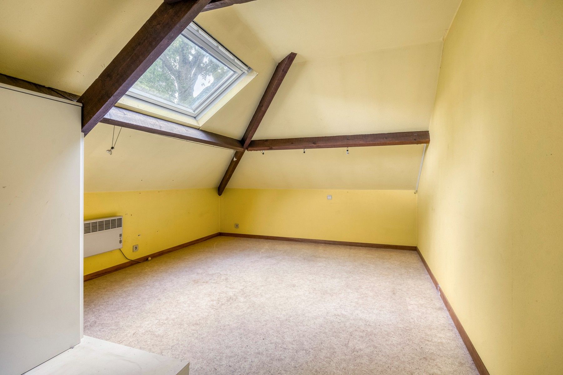 Ruime bungalow op groot perceel foto 28