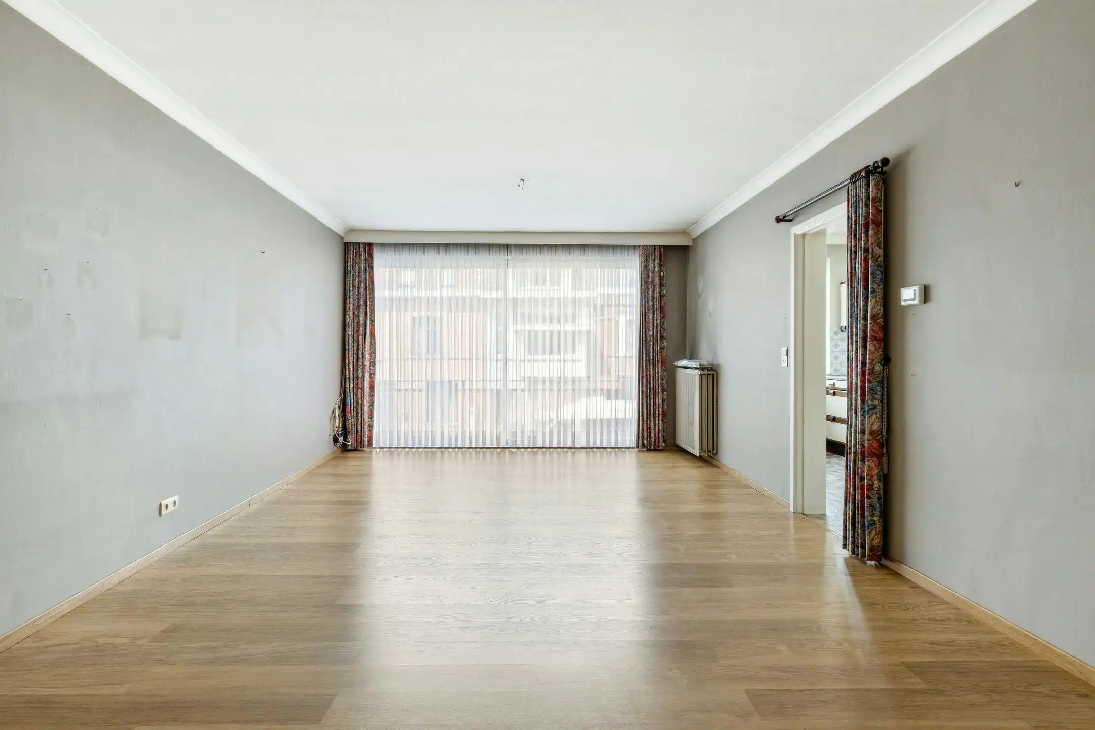 Twee slaapkamer appartement te koop in Kortrijk! foto 2