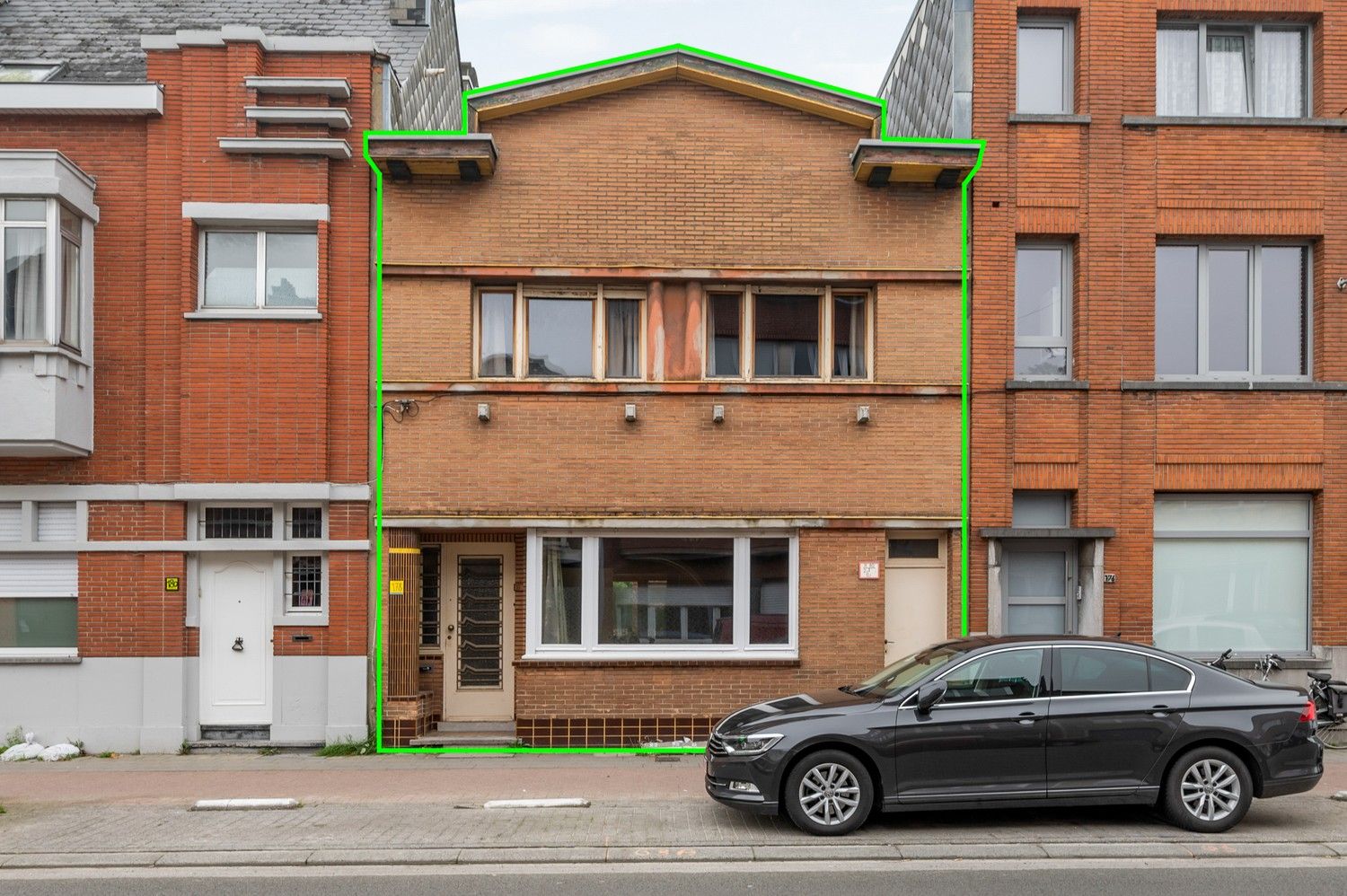 Hoofdfoto van de publicatie: Charmante woning in Art Deco stijl met 3 slaapkamers en leuke stadstuin te koop te Lier