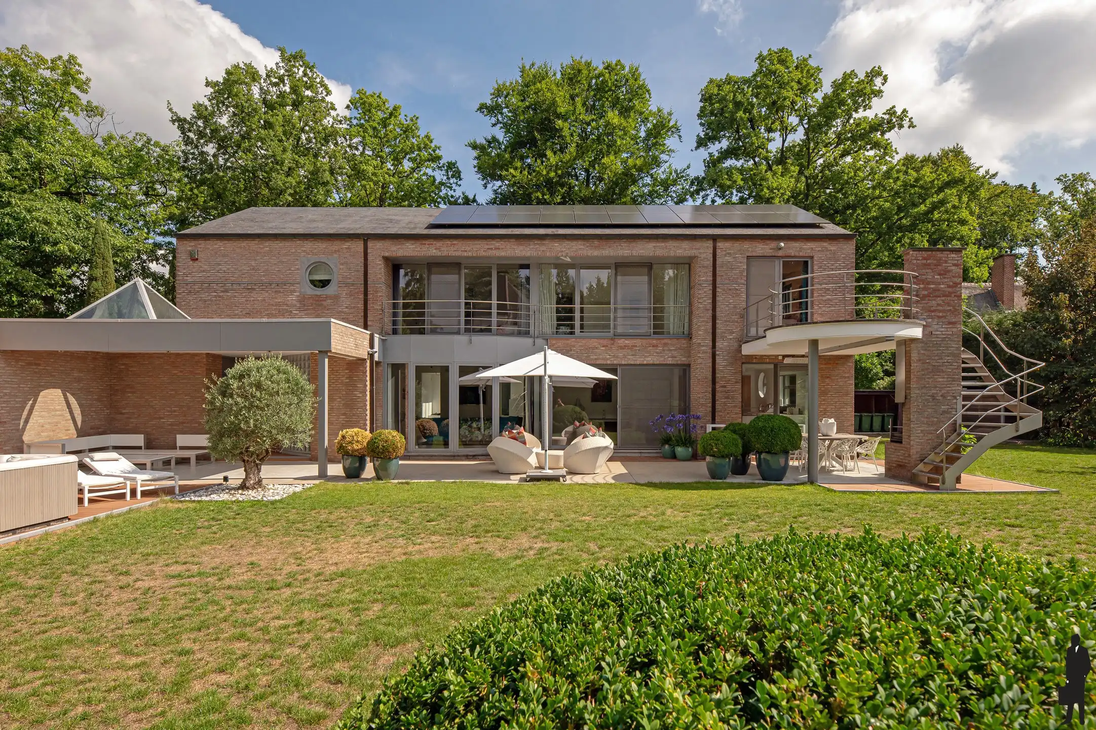 VILLA MET APARTE PRAKTIJK OF APART KANTOOR AAN HUIS (vrij beroep mogelijk!)  foto 21