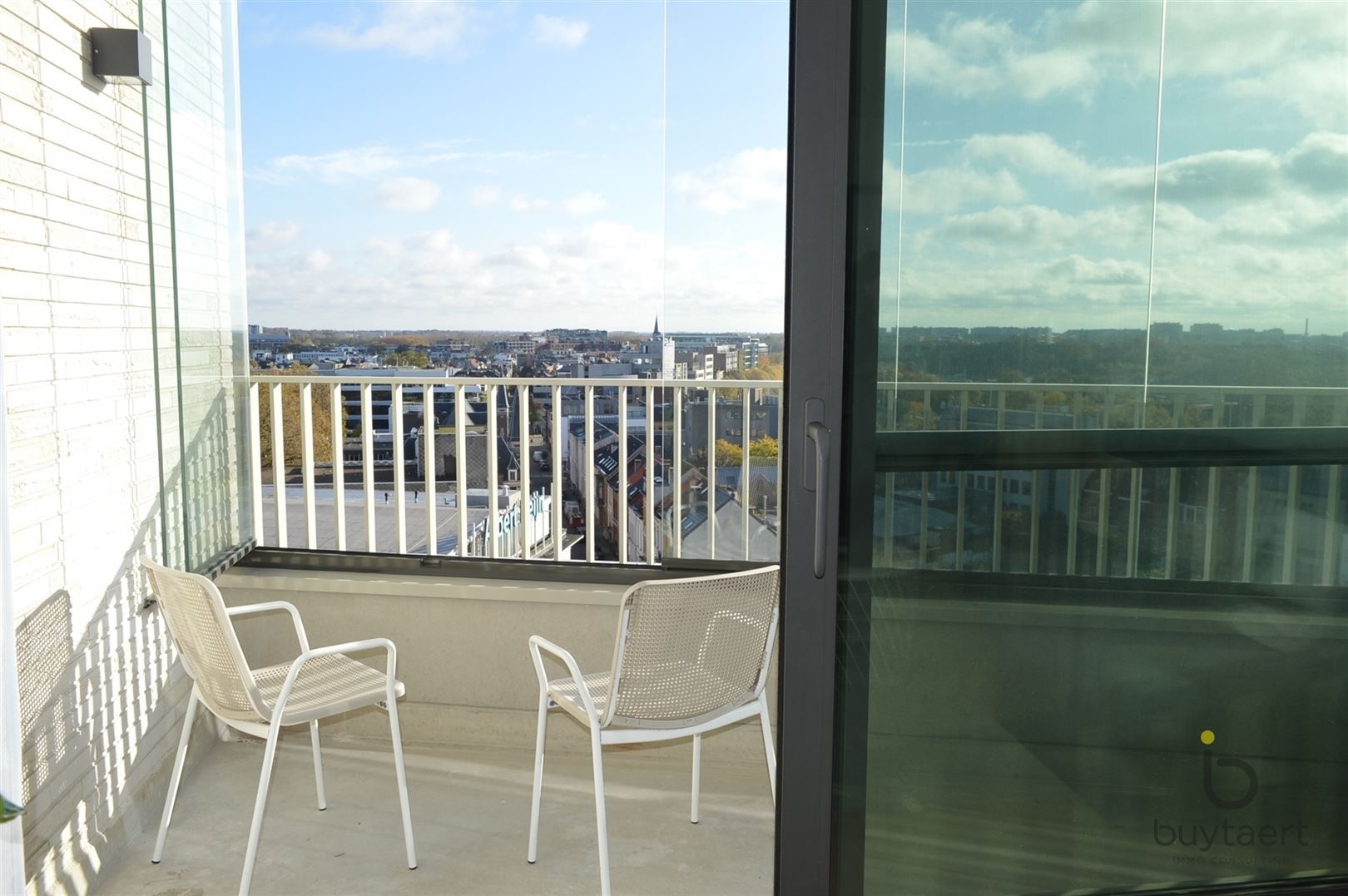 Een slaapkamer appartement met panoramisch uitzicht! foto 4
