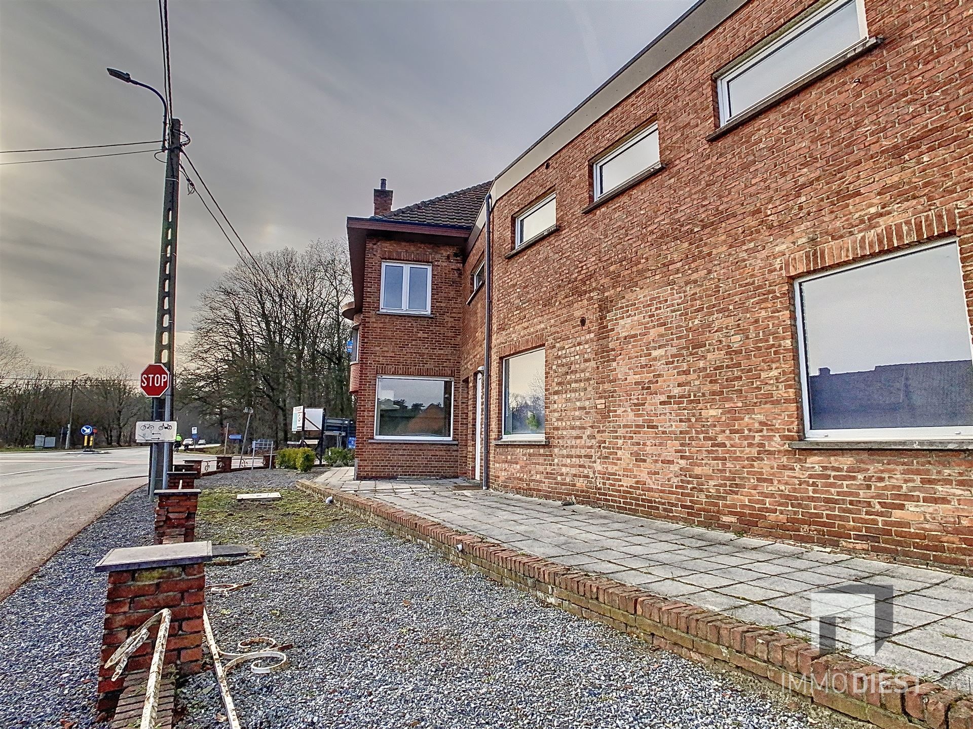 Halfopen woning met kangoeroe-unit te Okselaar.  foto 15