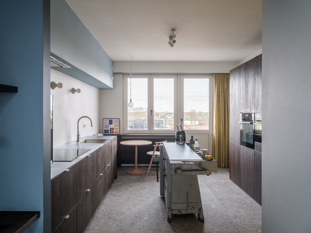 Omgeving Sint-Pietersstation. Stijlvol en architecturaal gerenoveerd appartement met 2 volwaardige slaapkamers, privatieve staanplaats en een zonnig terras. foto 7