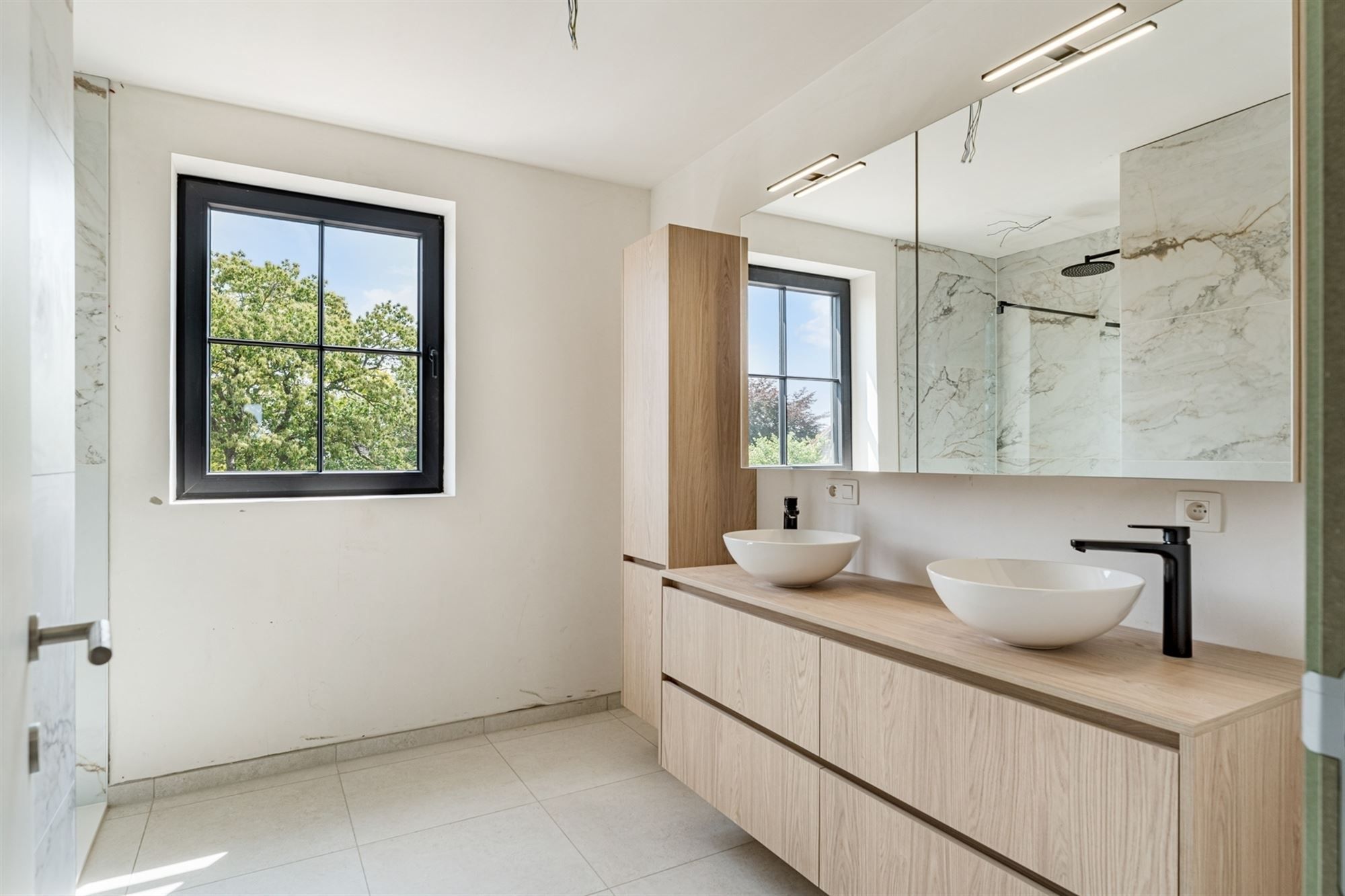 Afgewerkte BEN-woning op zeer rustige locatie te Molenbeersel foto 9