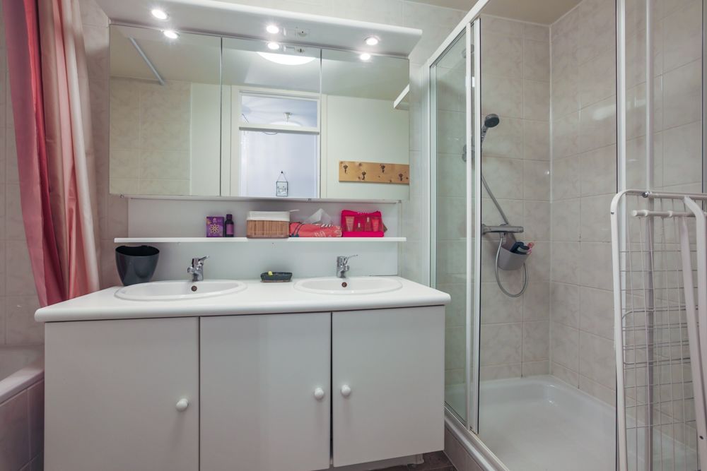 Ruim appartement met terras en zijdelings duinzicht foto 13