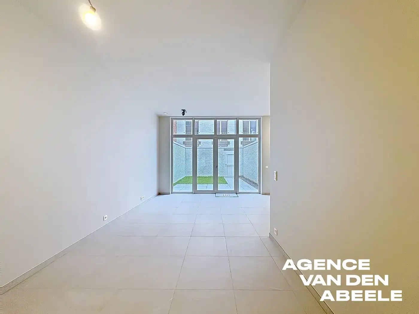 Prachtige nieuwbouwwoning met garage en tuin foto 8