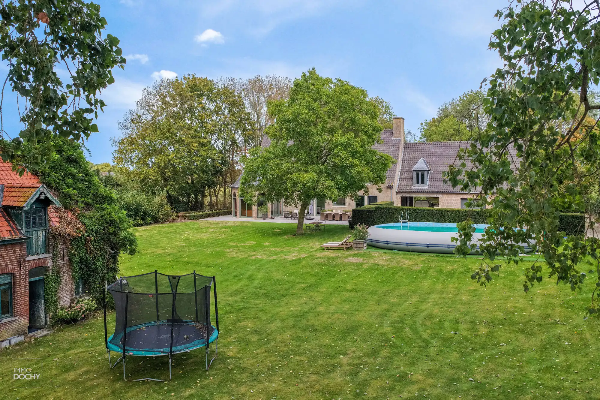 Rustig gelegen ruim landhuis op 6.402m² foto 17