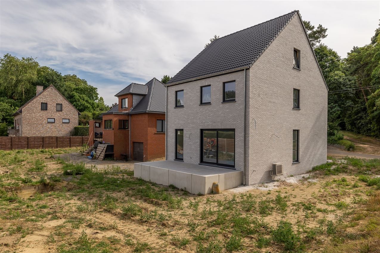 Nieuwbouwwoning 4slk - E10 op rustige ligging foto 2