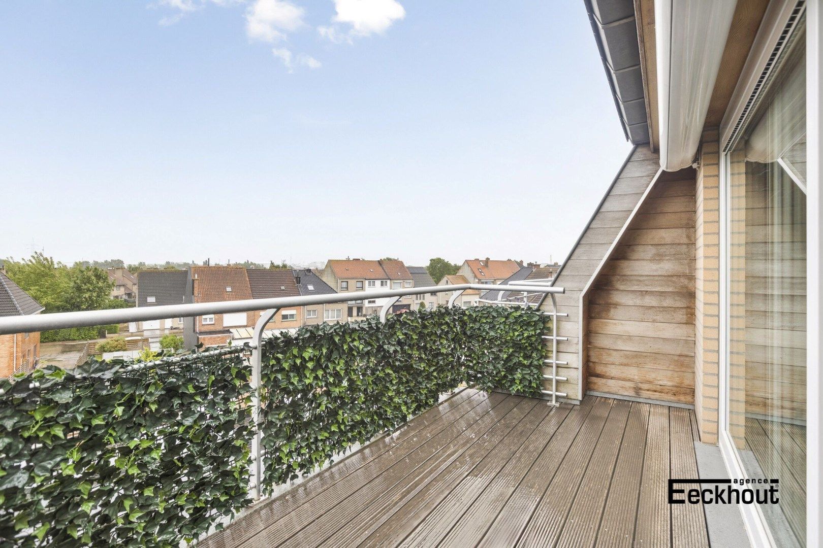 Instapklaar duplexappartement met grote terrassen en mooi open zicht! foto 11