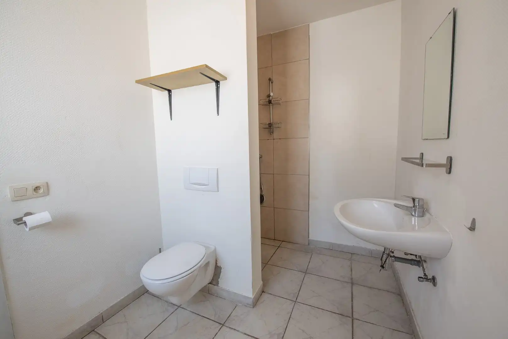 Ruime woning te Dentergem. foto 8