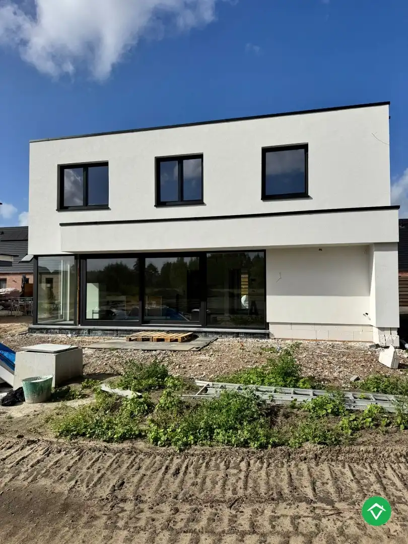 Rustig gelegen alleenstaande nieuwbouwwoning met 3 slaapkamers en prachtig zicht op de velden te Gistel  foto 2