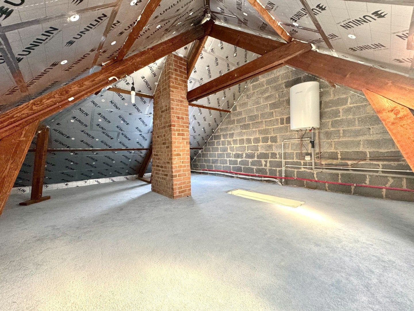 GERENOVEERDE WONING MET 3 SLPKS, TUIN EN GARAGE foto 19