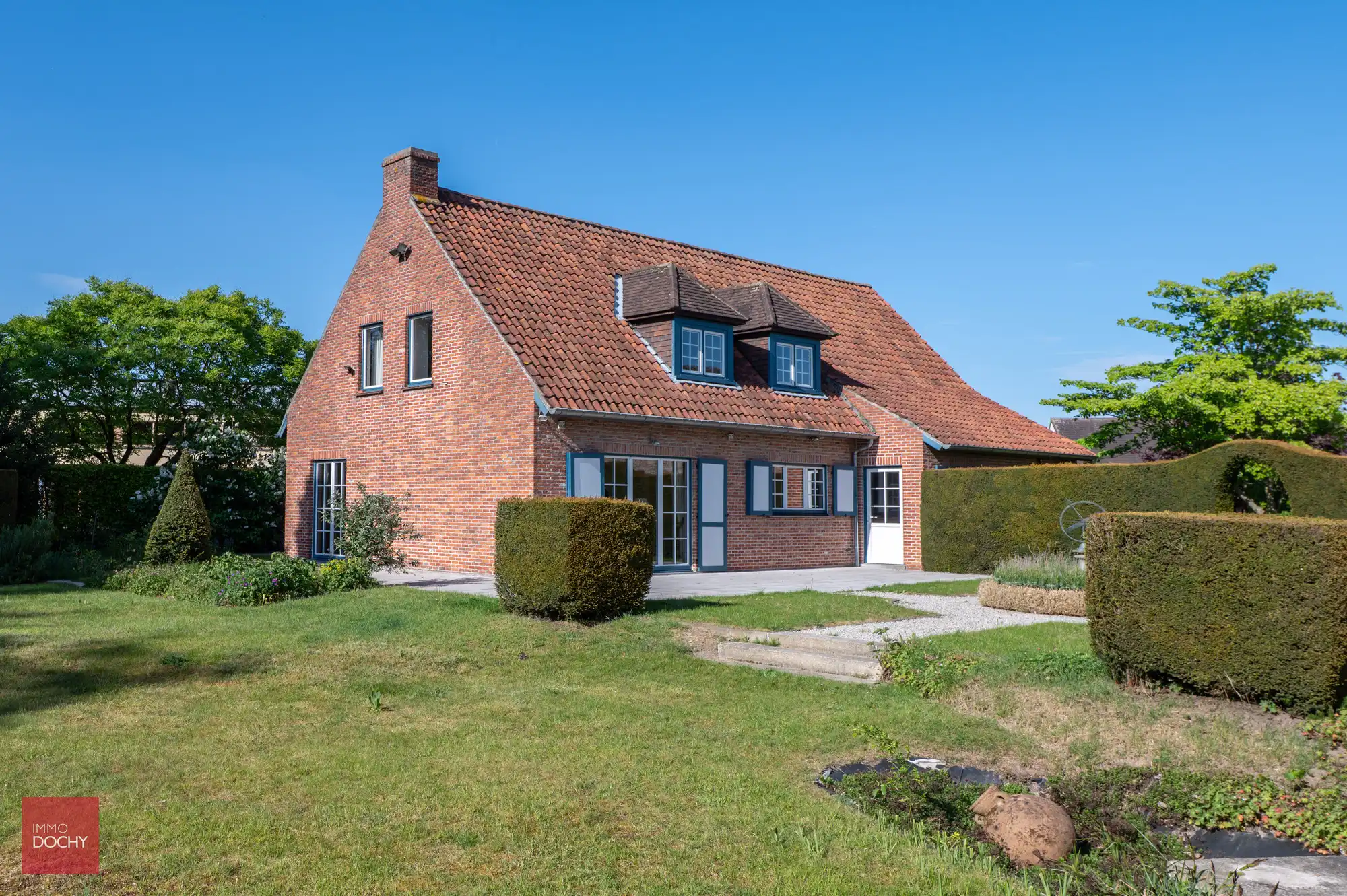 Zeer rustig en residentieel gelegen verzorgde villa foto 7