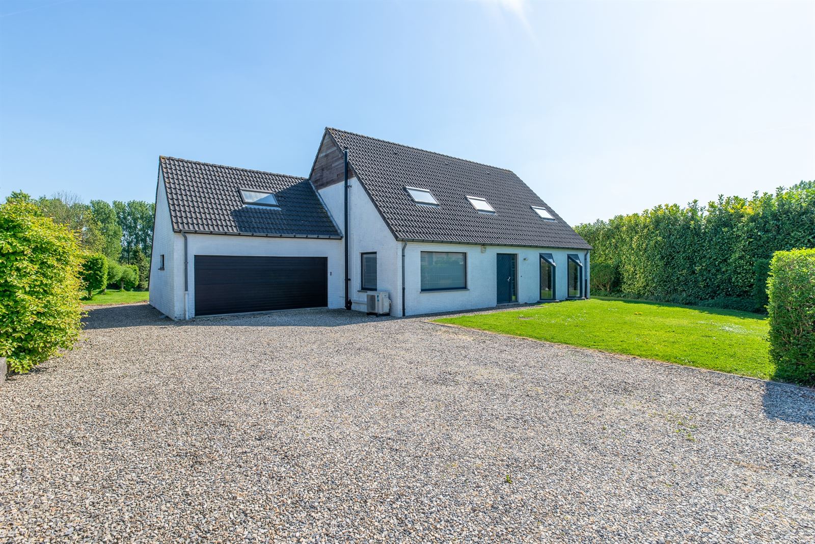Ruime instapklare open bebouwing te Ophasselt!  foto {{pictureIndex}}