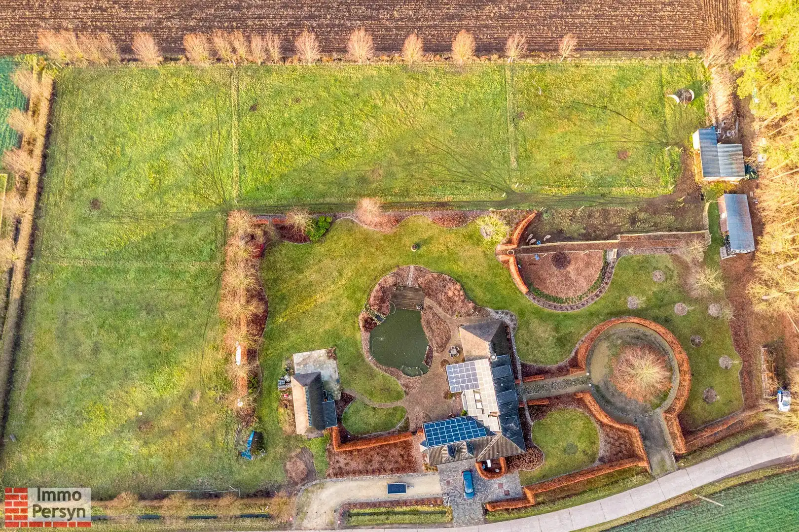 Exclusieve villa op 1,2ha in het groene Langdorp foto {{pictureIndex}}