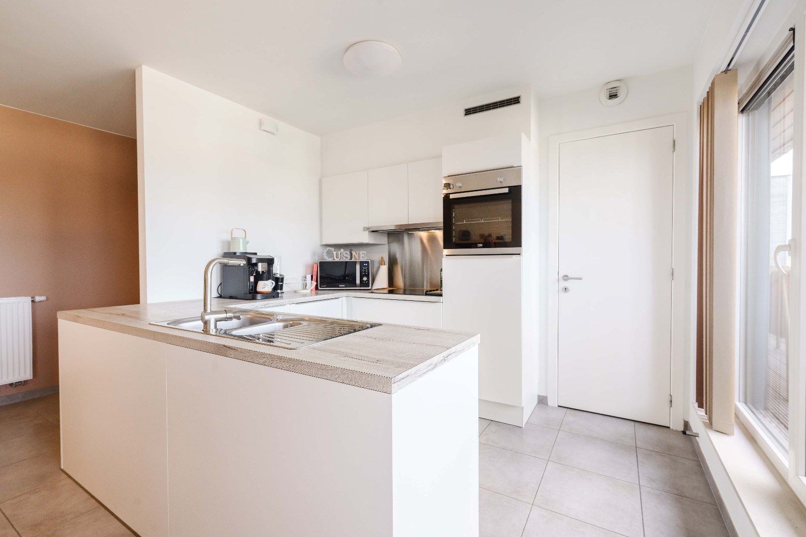 PRACHTIG INSTAPKLAAR APPARTEMENT | 2 SLPKS | INCL GARAGE foto 5
