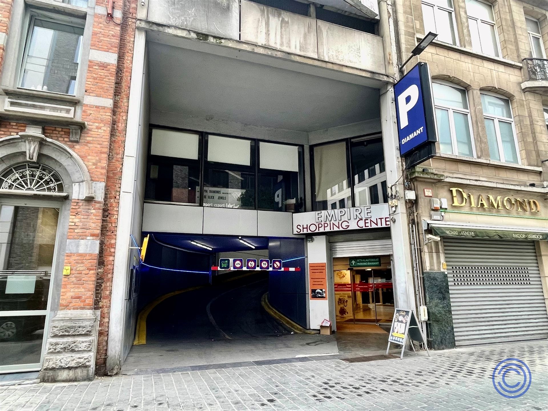 Overdekte autostaanplaatsen Diamantwijk!  foto 3