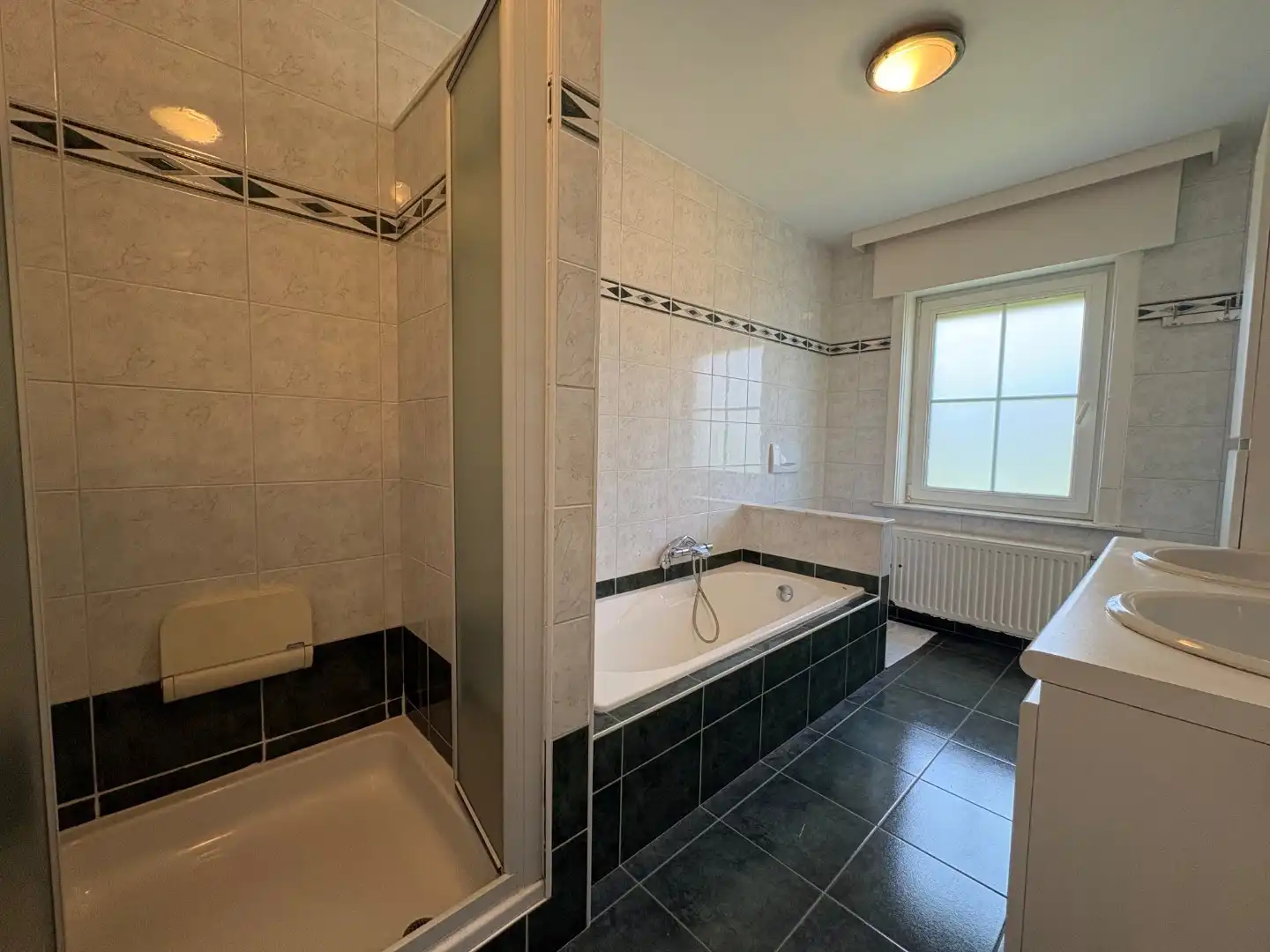 Ruime villa op perceel van 758 m² met 4 slaapkamers  foto 13