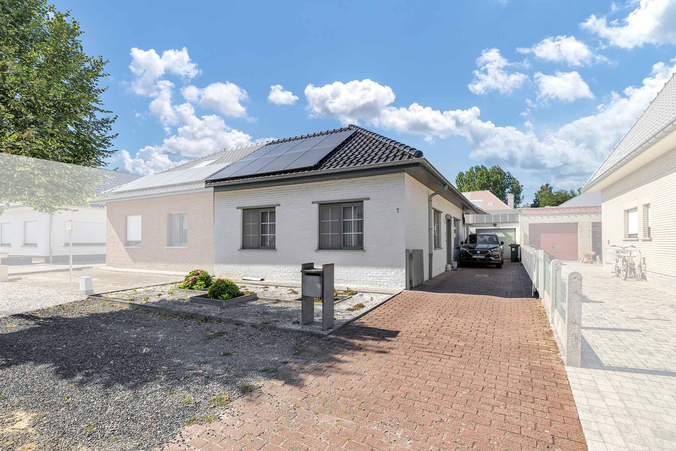 Instapklare bungalow met 3 slaapkamers in rustige woonwijk  foto {{pictureIndex}}