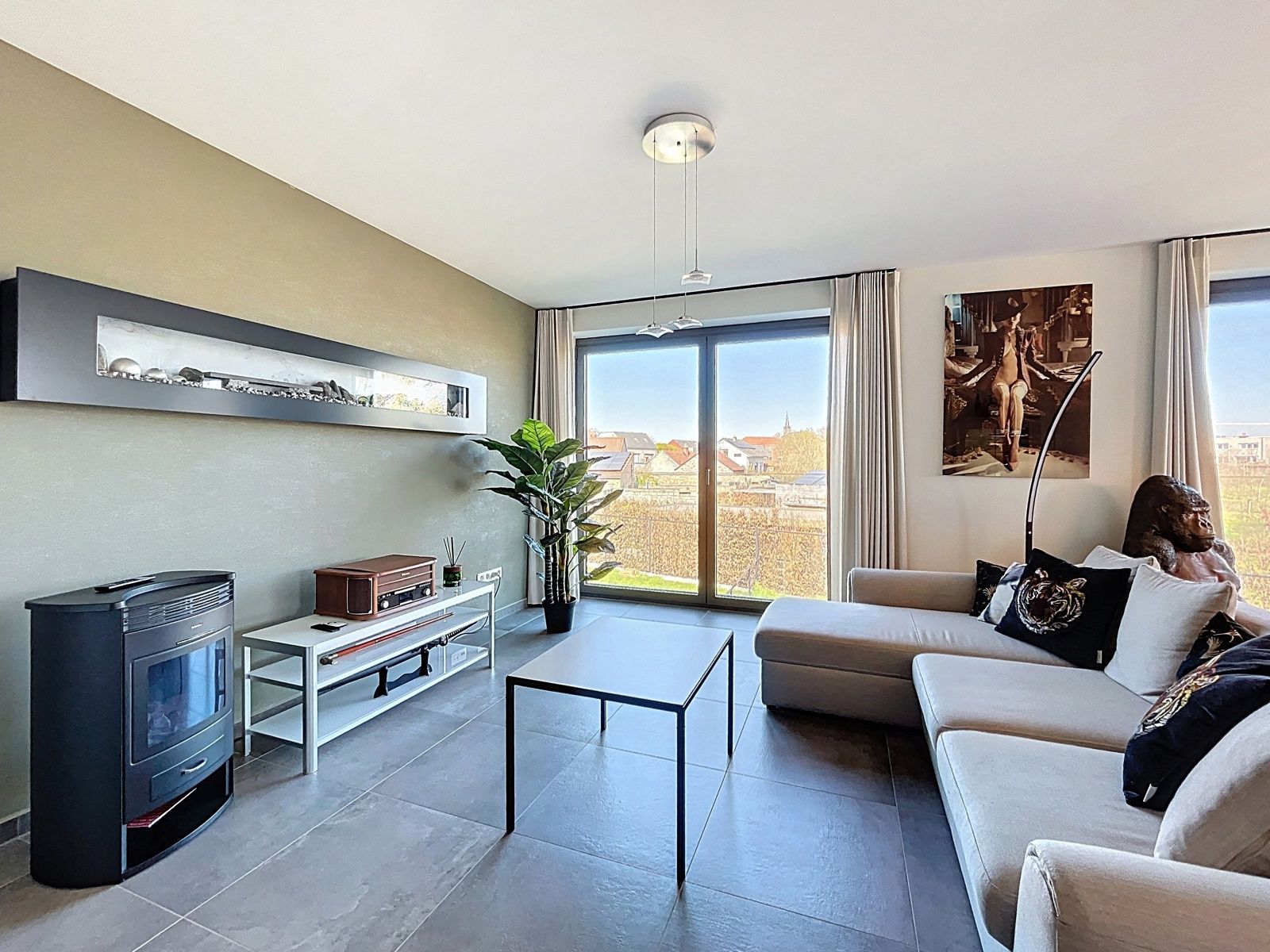 Instapklaar ruim app mét autostaanplaats en terras foto 2