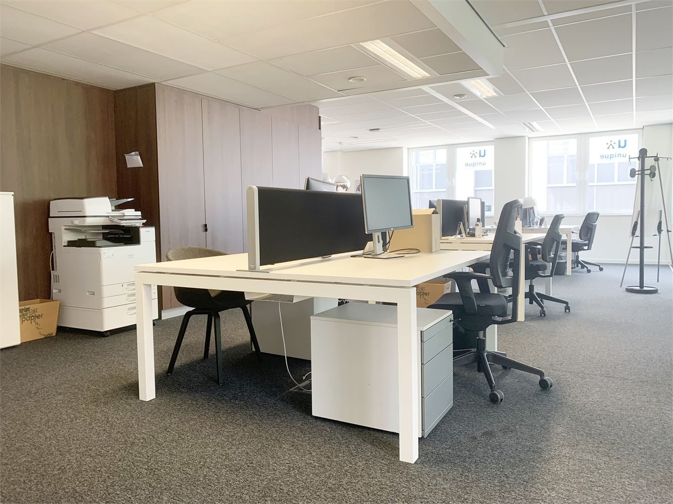 INSTAPKLARE KANTOORRUIMTE MET4 PARKINGS foto 4