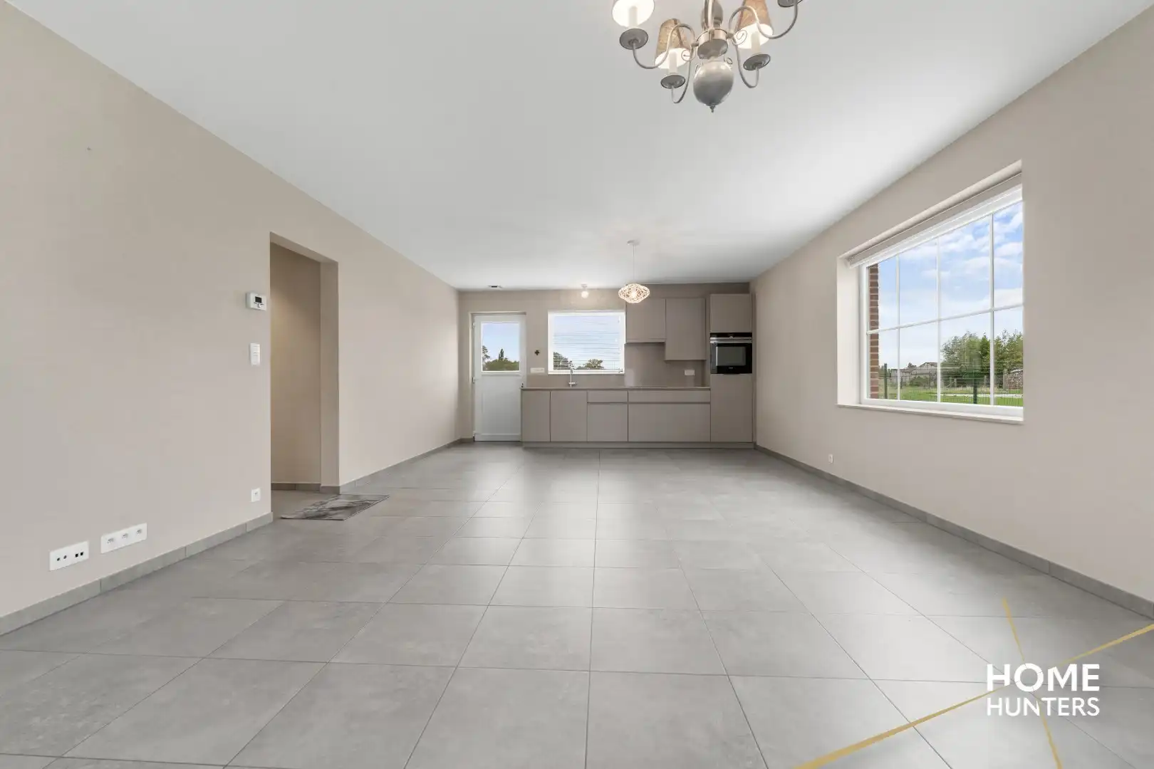 Luxe gelijkvloerse nieuwbouwvilla met 2 slaapkamers en een ruime garage! foto 4