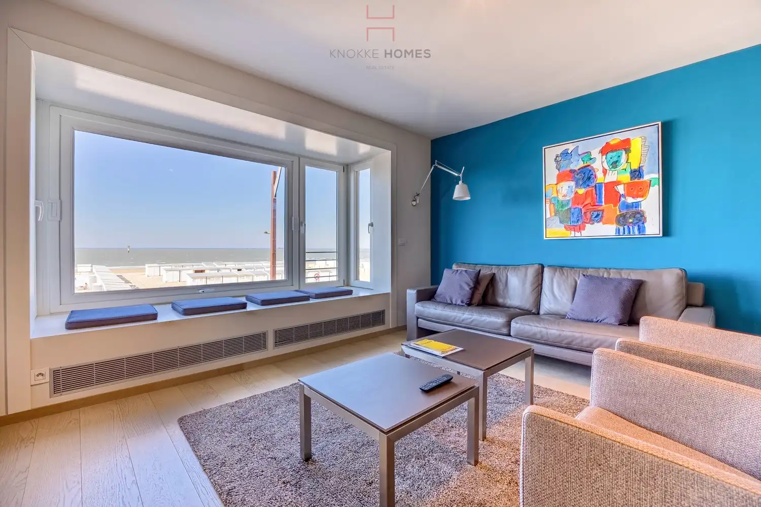 Instapklaar appartement met frontaal zeezicht gelegen nabij het Driehoeksplein foto 3