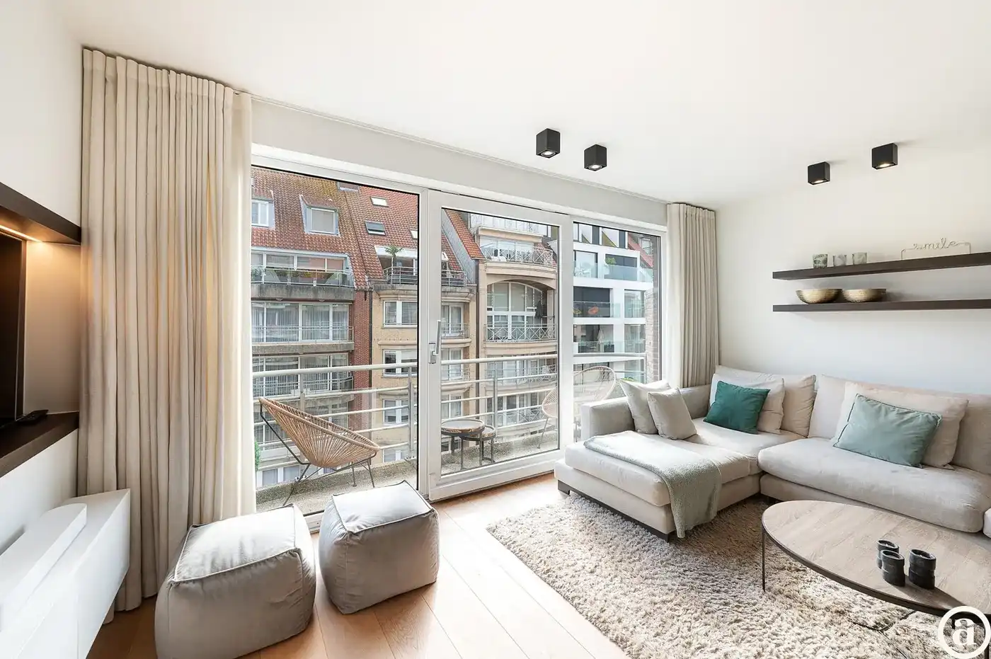 Luxueus gerenoveerd 3-slaapkamerappartement nabij de Zeedijk foto 11