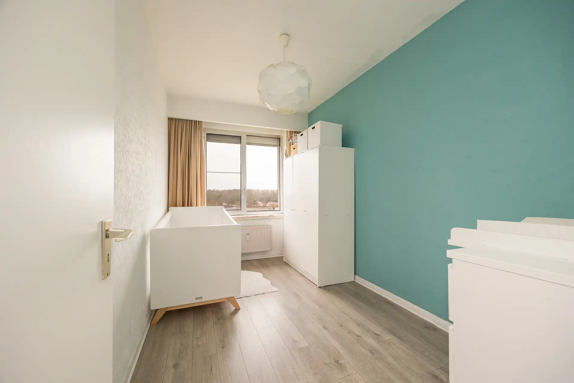 Ruim 2slpk-app. met vergezicht met kelder en parking foto 10