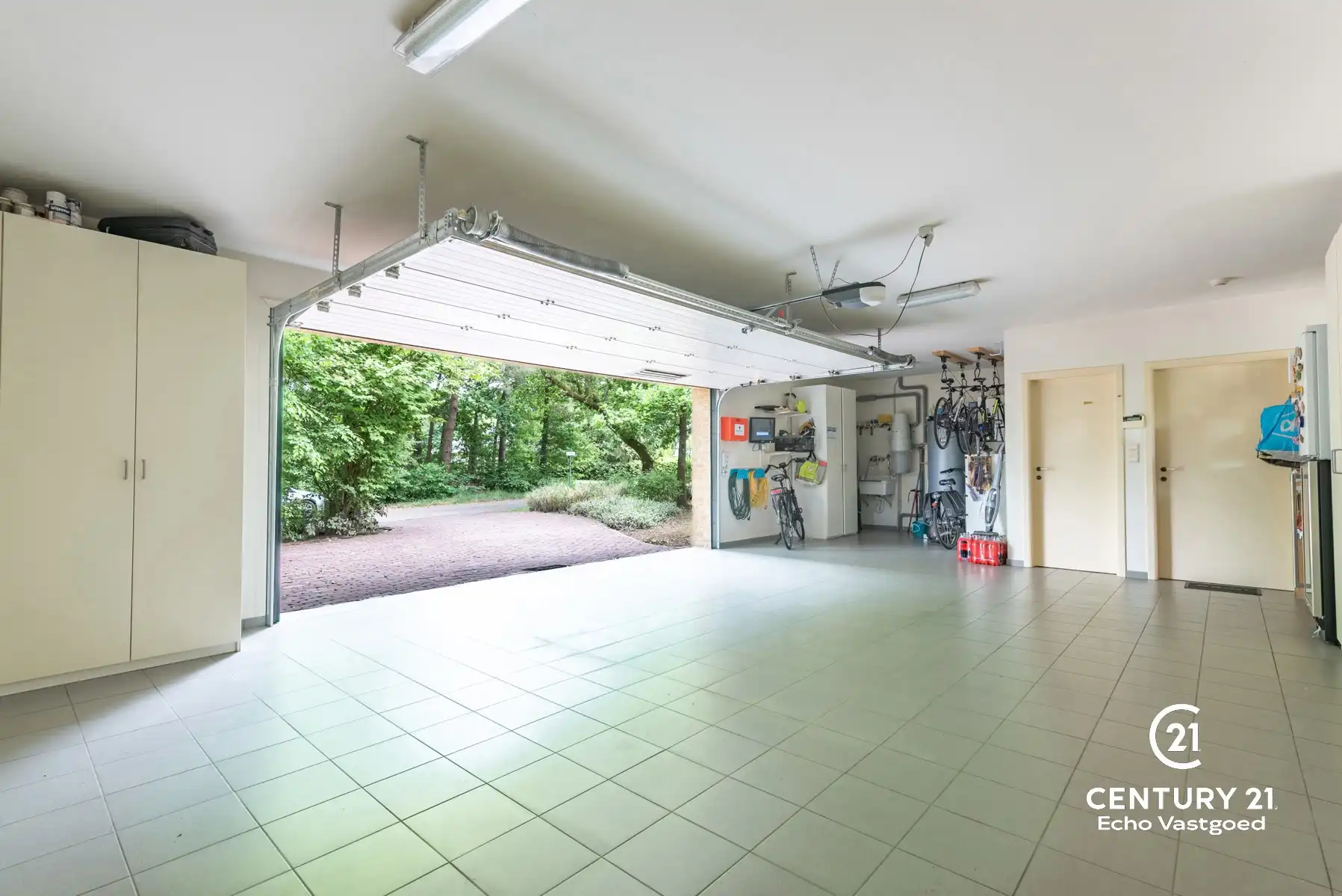 Royale villa met 5 slpks, 4 badks, garage en binnenzwembad foto 21