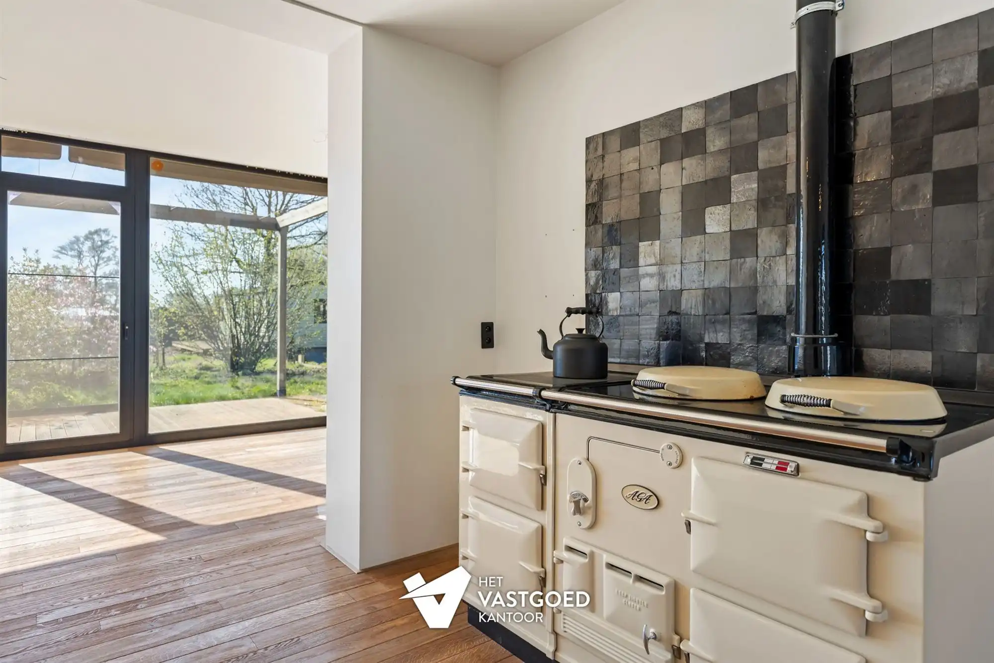 ZEER RUIME WONING MET TAL VAN MOGELIJKHEDEN OP BREED PERCEEL VAN 15 ARE TE KOERSEL foto 3