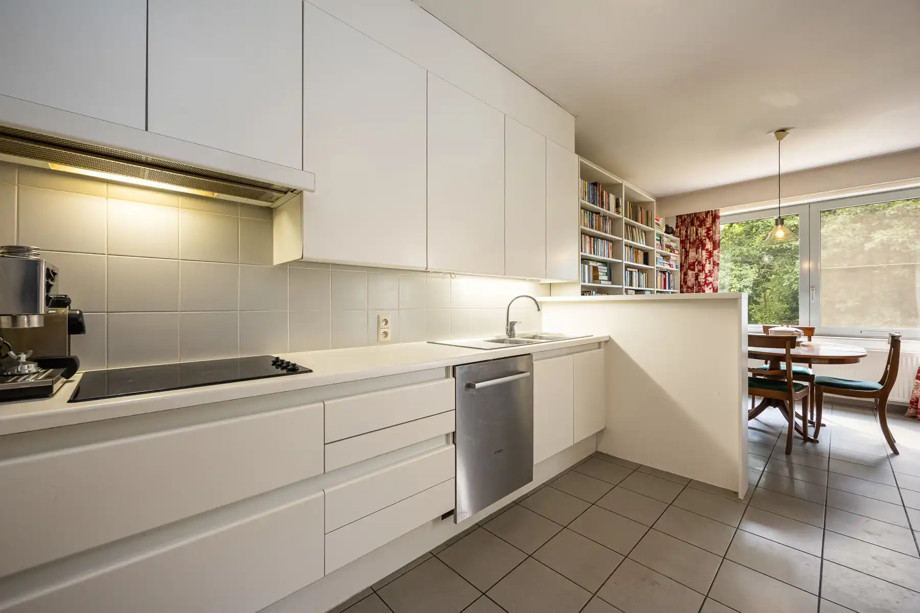 Energiezuinig appartement aan de golf met 4 parkeerplaatsen!  foto 12