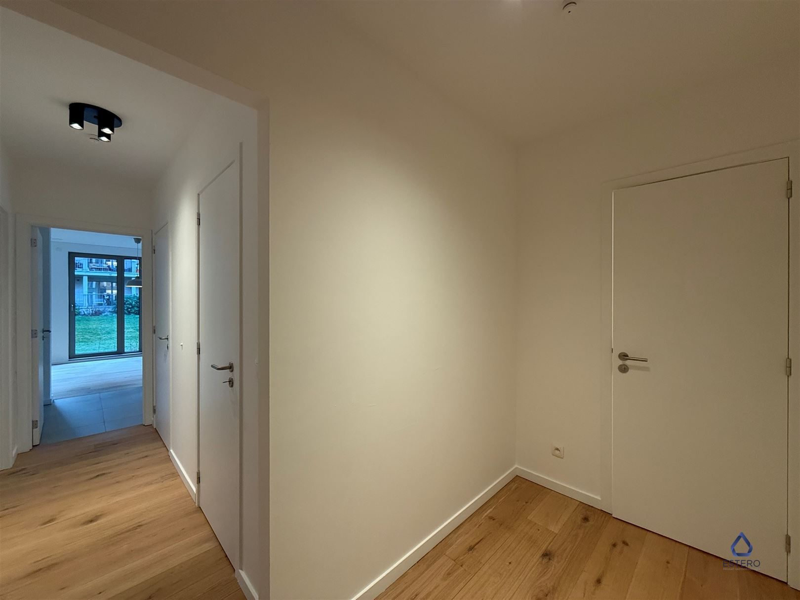 Modern nieuwbouwappt 2-SLK met terras te Tour & Taxis foto 5