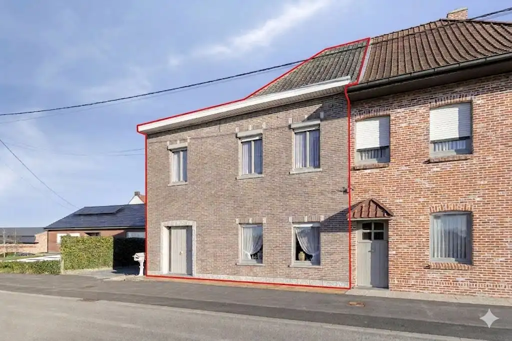 Hoofdfoto van de publicatie: Halfopen huis met 3 kamers te koop in Anzegem