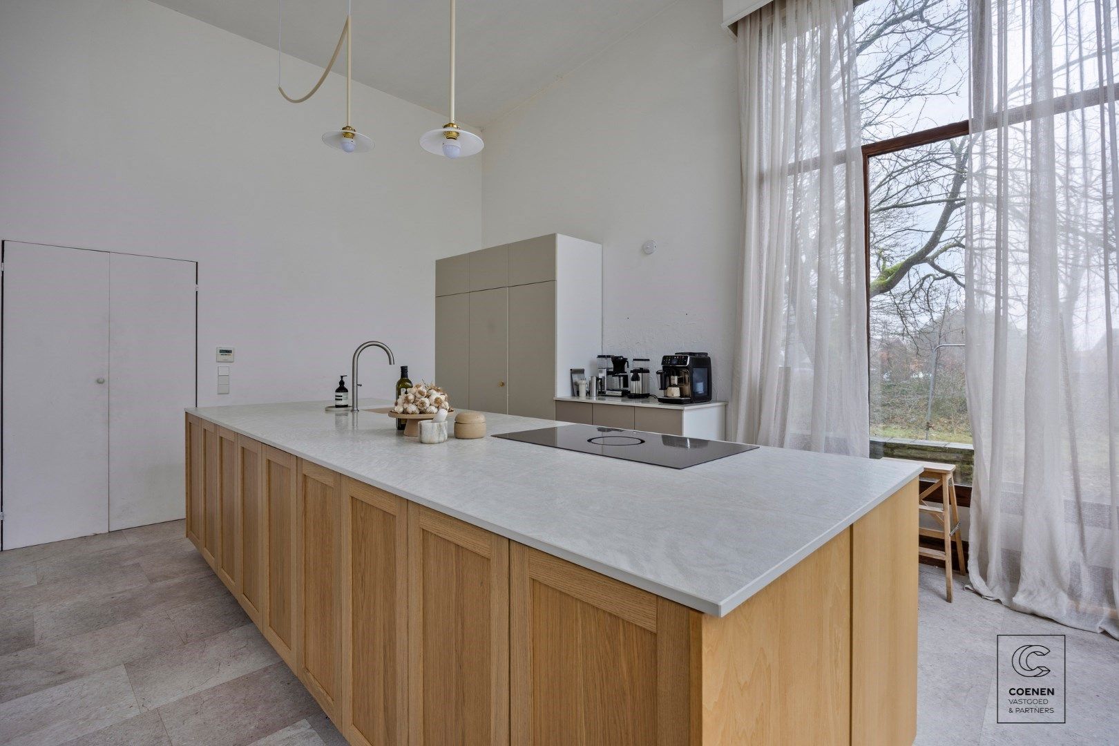 Verder te renoveren villa met een bew opp van 400m² op 5500m² grond op een schitterende ligging te Oud-Turnhout. foto 9